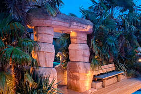 SeaNat_originele_buitendouche_exotische_tuin_voor_en_na_wellnessen_blootlocatiesnl -  - Wellness